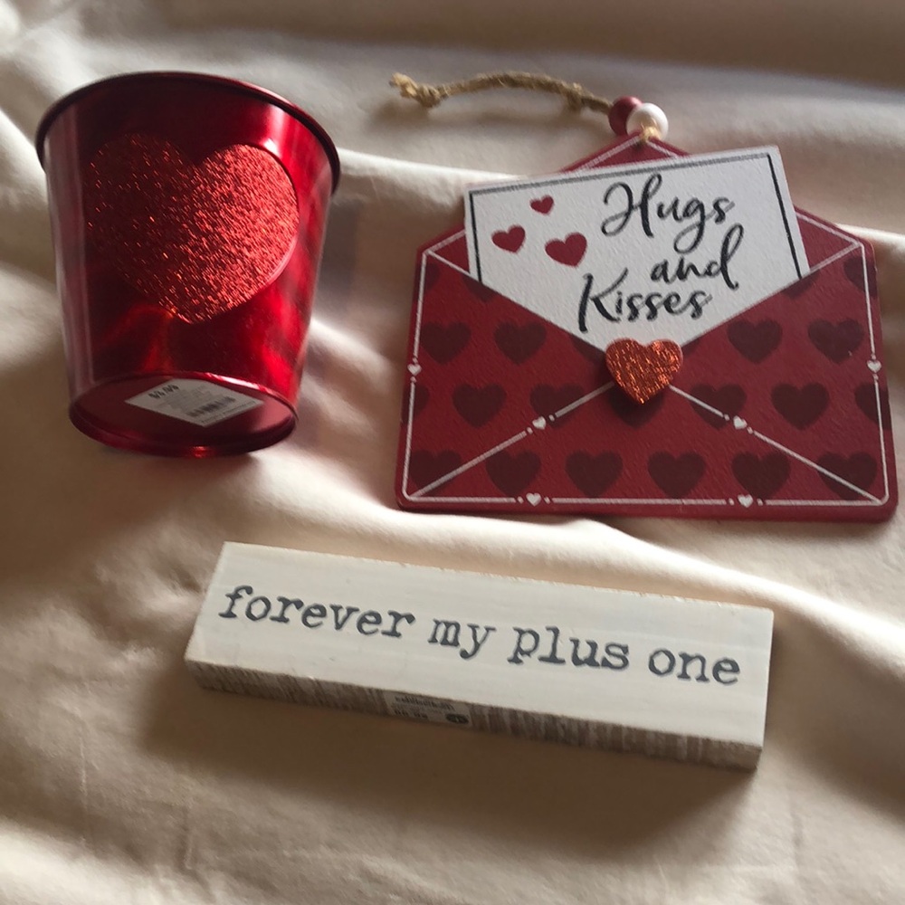 Decor valentine and saying phrase